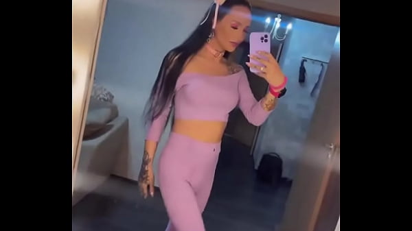 I’m going to a party, what do you think of my cat look? Do you like obedient girls?#shemale #tranny #ladyboy #sexy #tgirl…