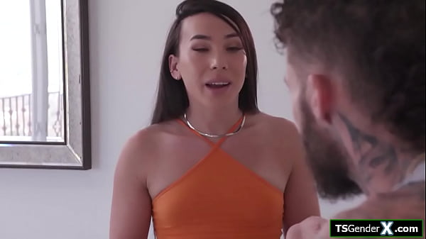 TSgenderX.com – Asian tranny Kasey Kei barebacks a guy